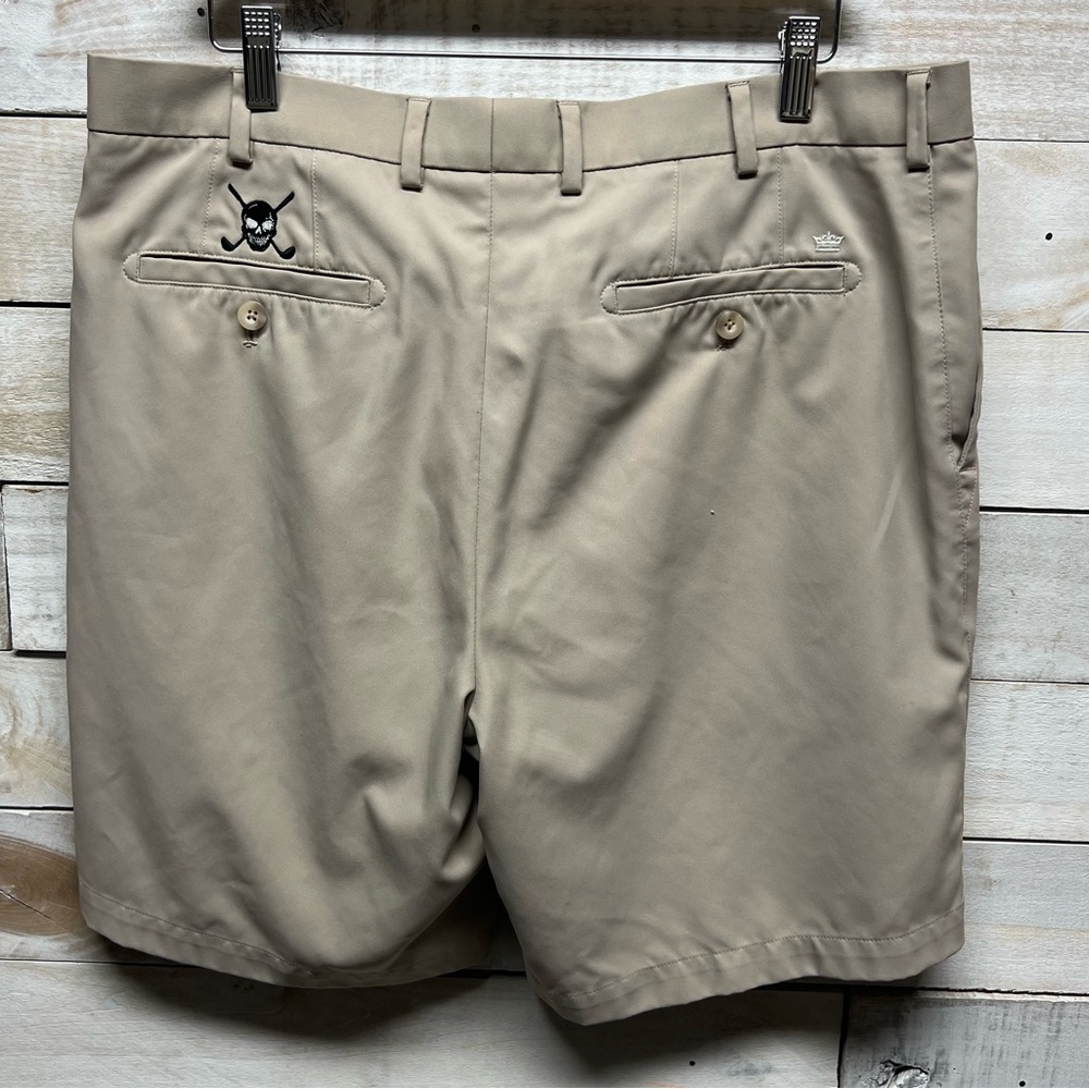 Peter Millar Wicking Shorts Mens 35 Beige Chino Crown Skull Golf